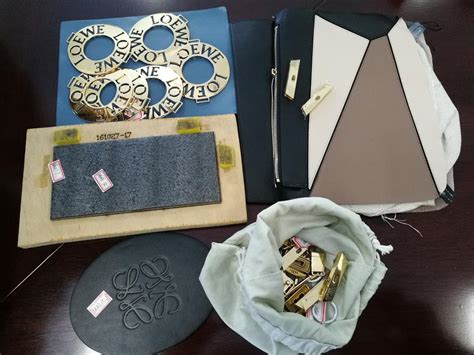 33 chinese arrested for fake bags